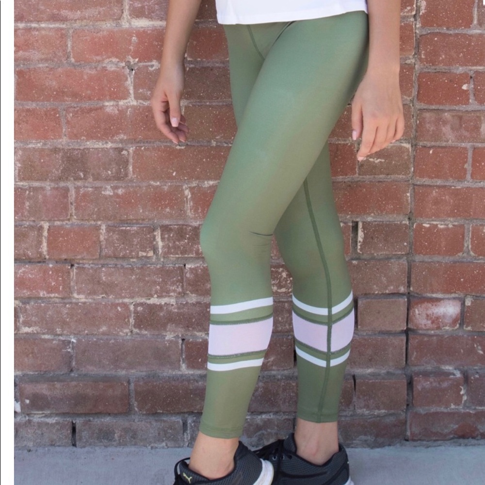 Zyia Army Mesh Light n Tight High-Rise 7/8 Legging